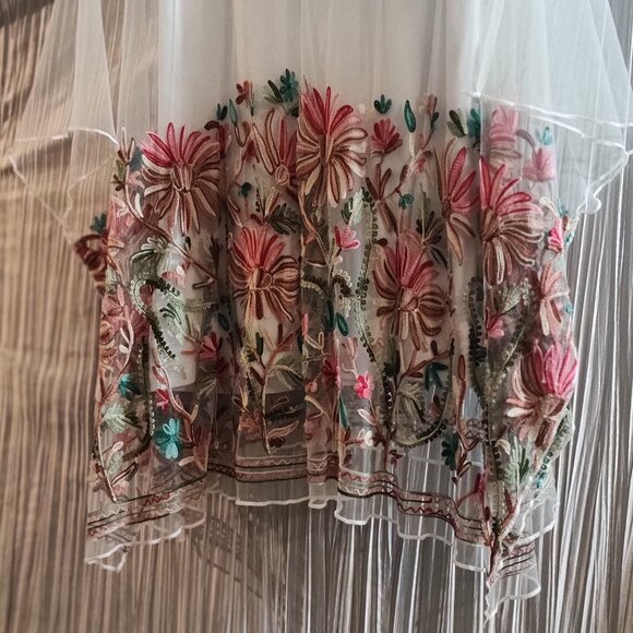 Azi new york floral embroidered top size small - Picture 7 of 16